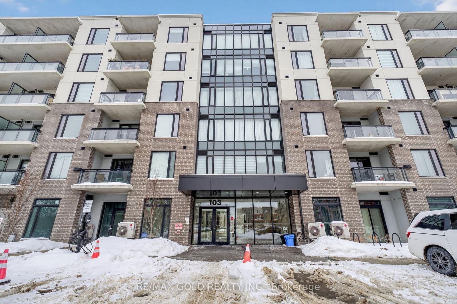 #306 - 103 Roger Street