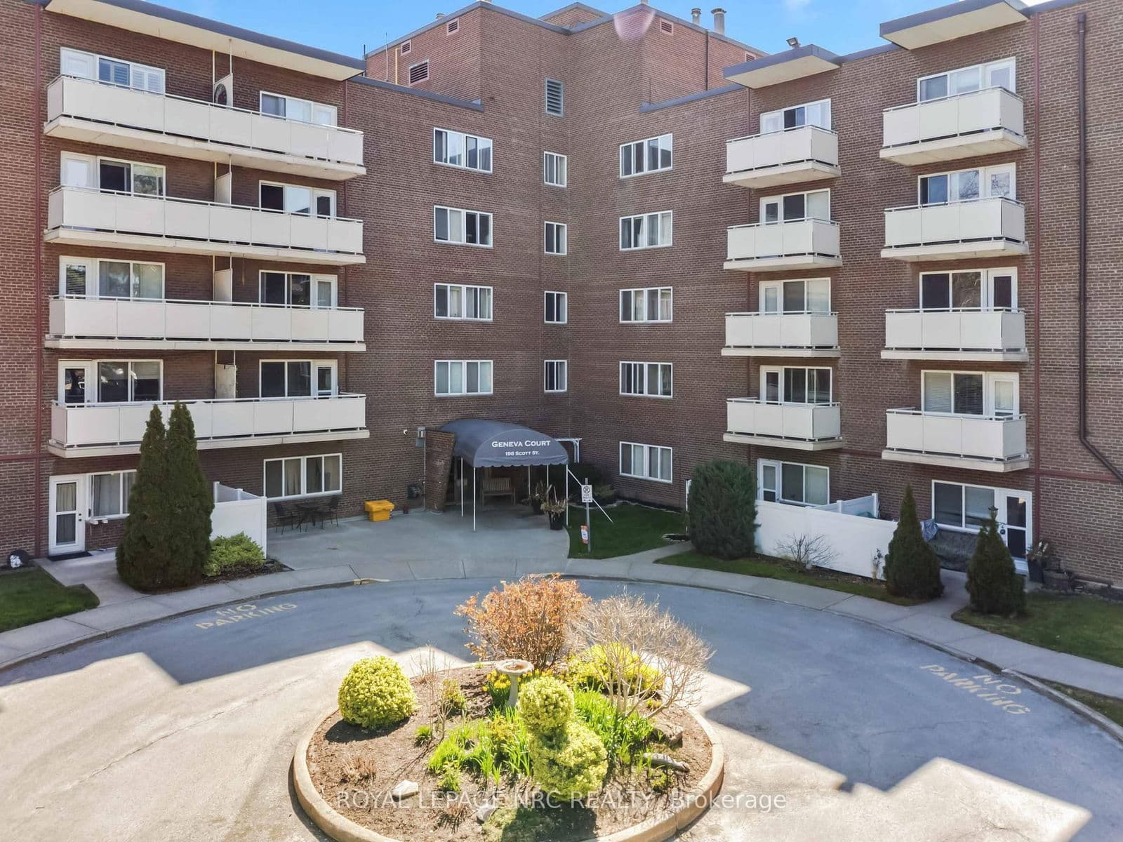 #418 - 198 Scott Street