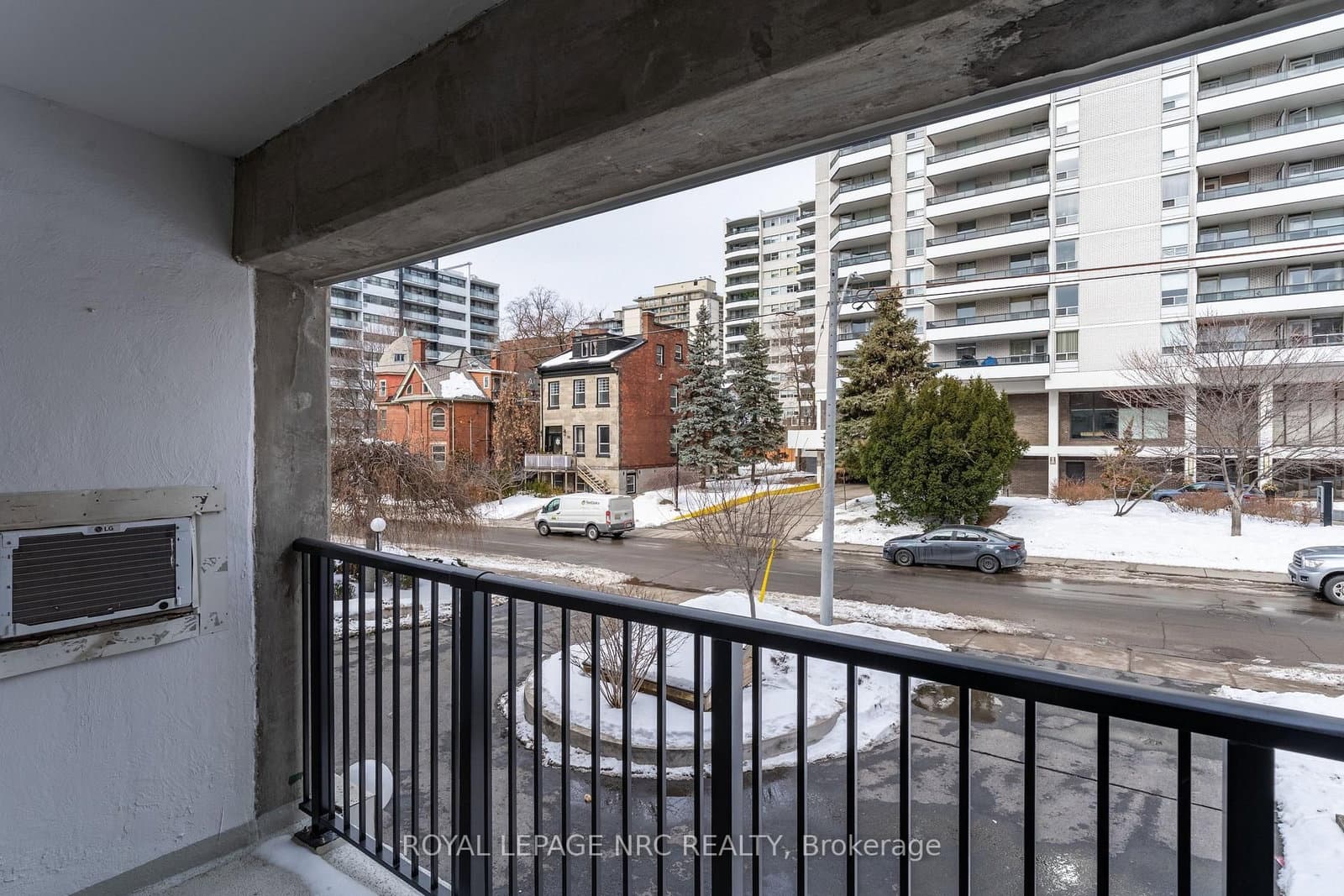 87 Duke Street, Unit 204