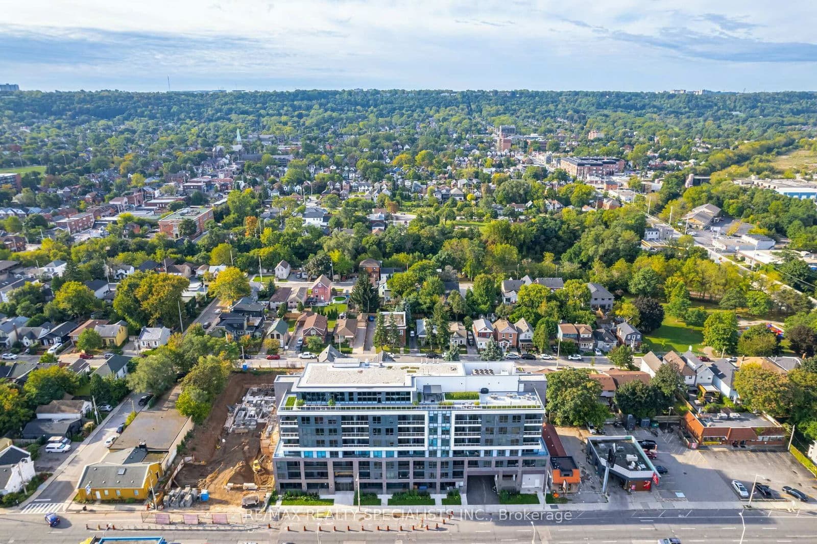 #703 - 415 Main Street W