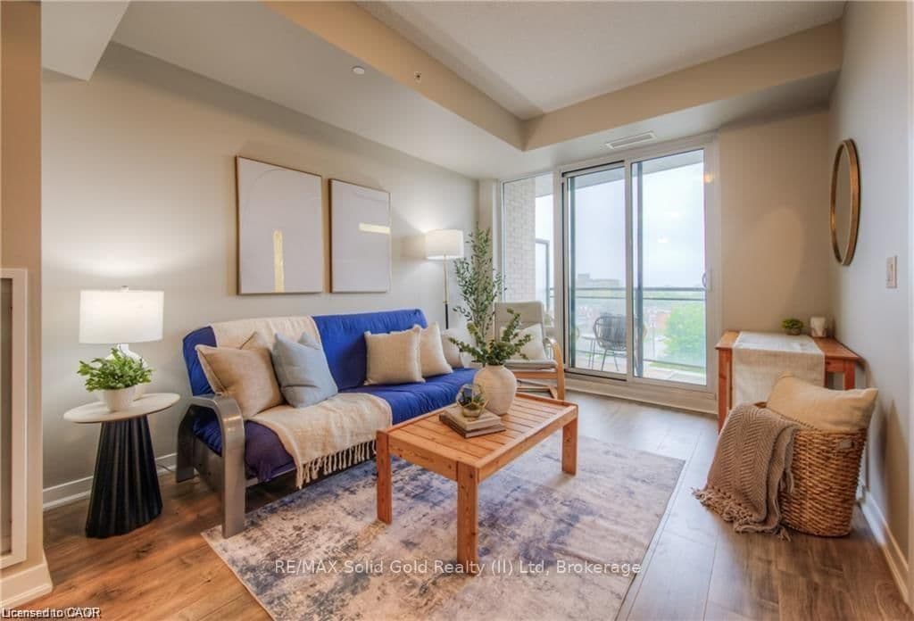 #703 - 85 Duke Street W
