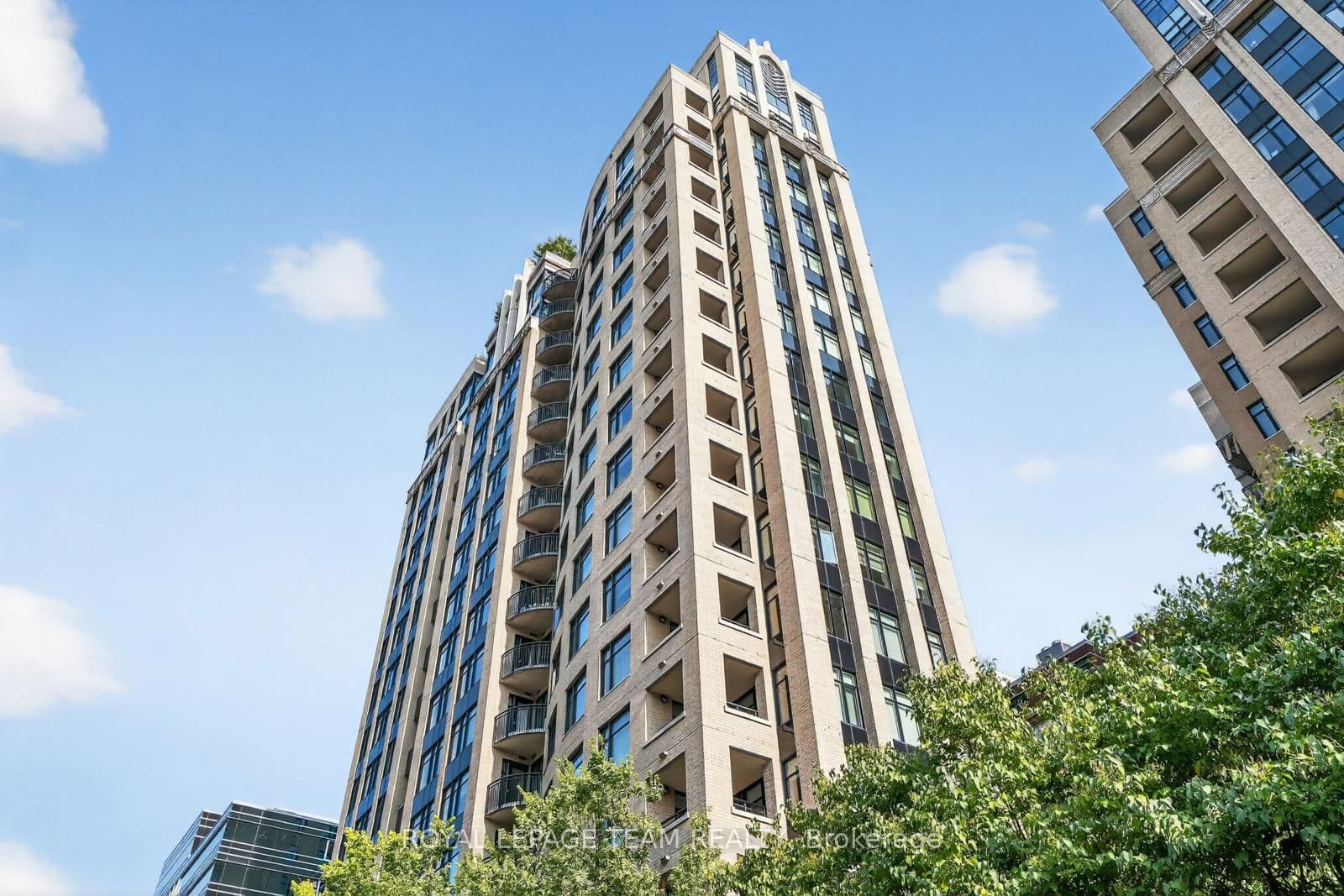 #1902 - 235 Kent Avenue