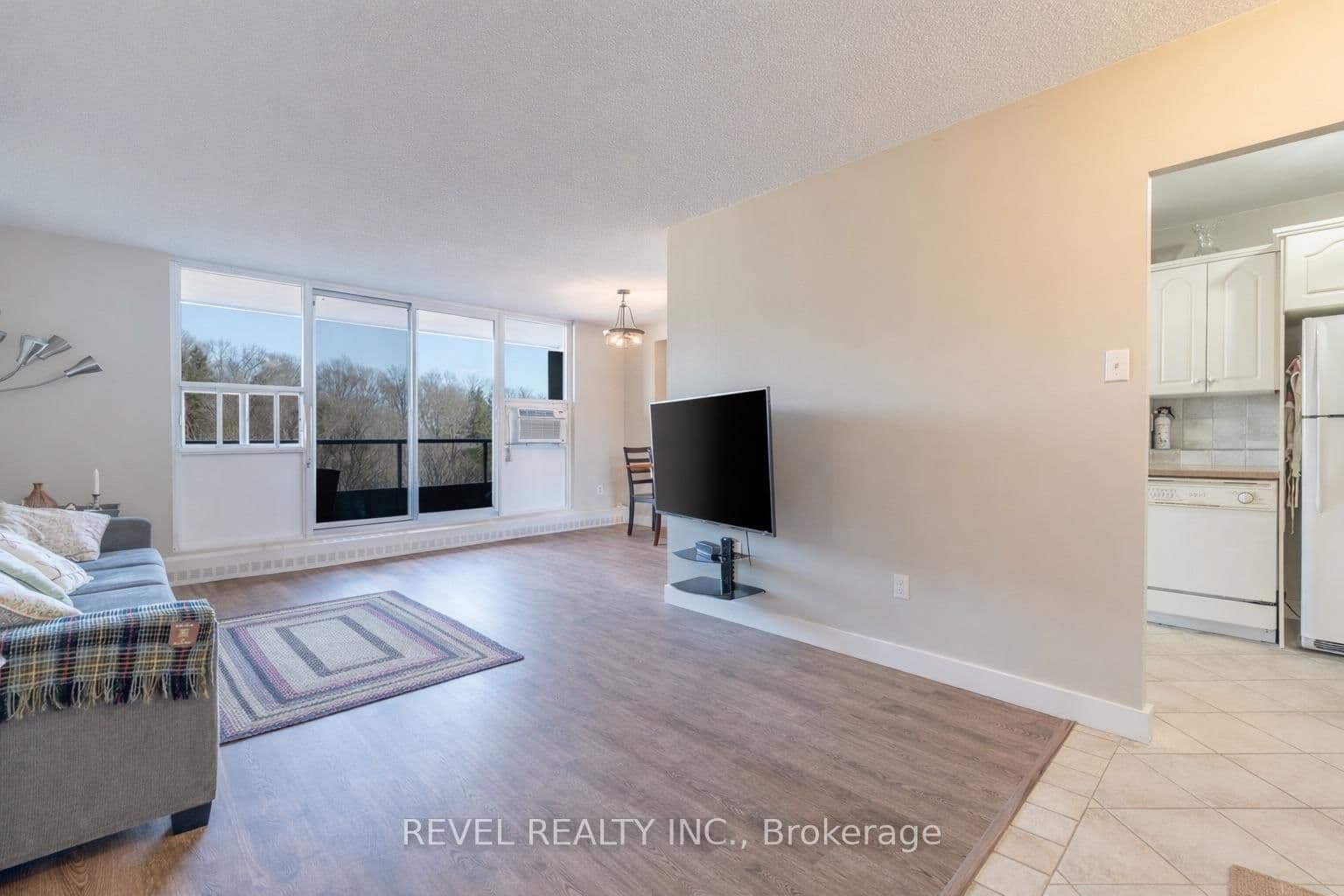 #909 - 1968 Main Street W