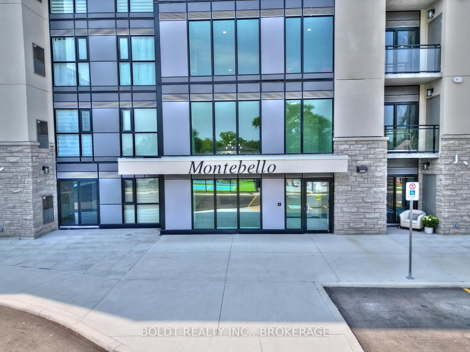 #GL 11 - 50 Herrick Avenue