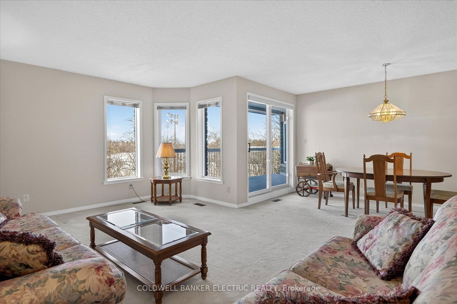 #205C - 1099 Clonsilla Avenue