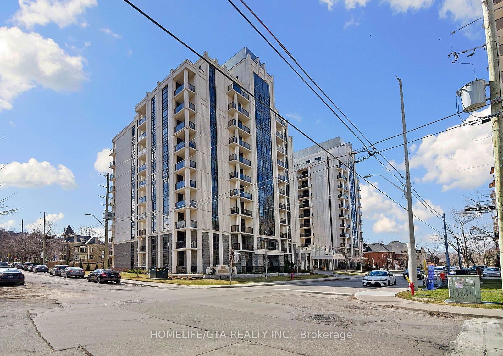 81 Robinson Street, Unit 602