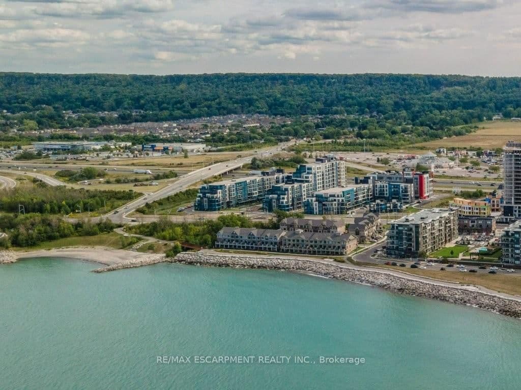 #123 - 16 Concord Place