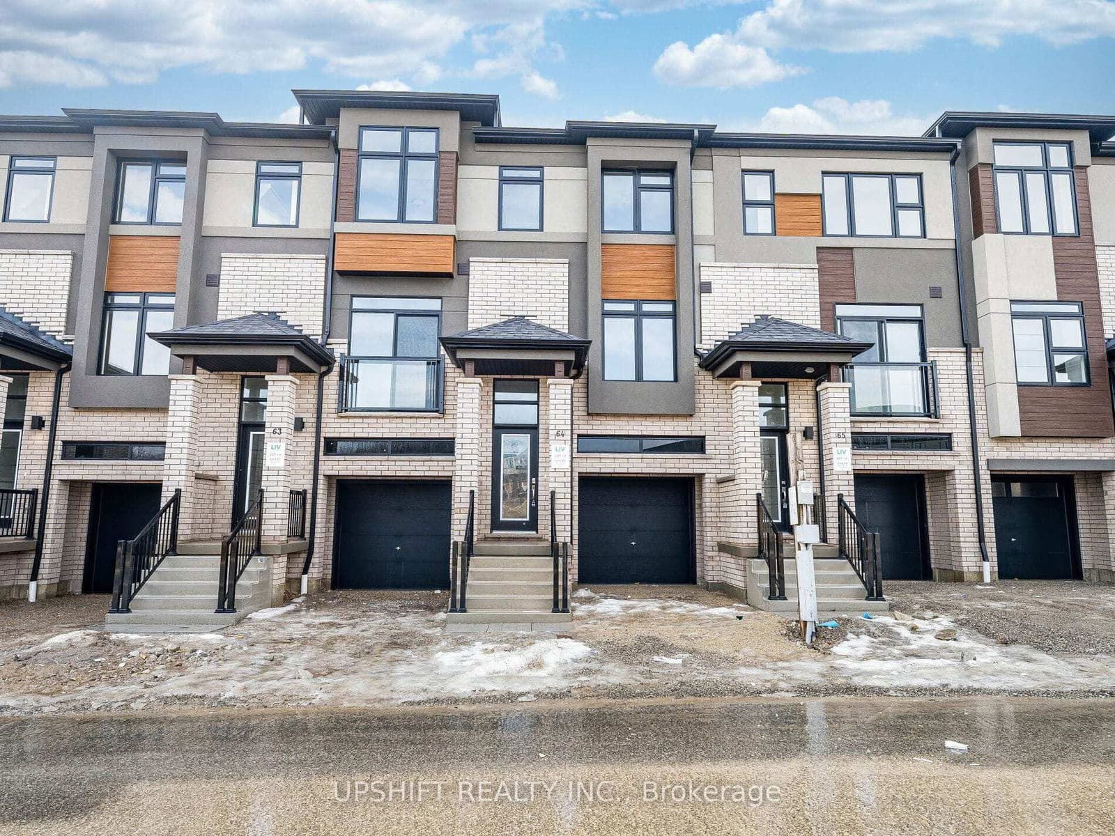 660 Colborne Street W, Unit #64