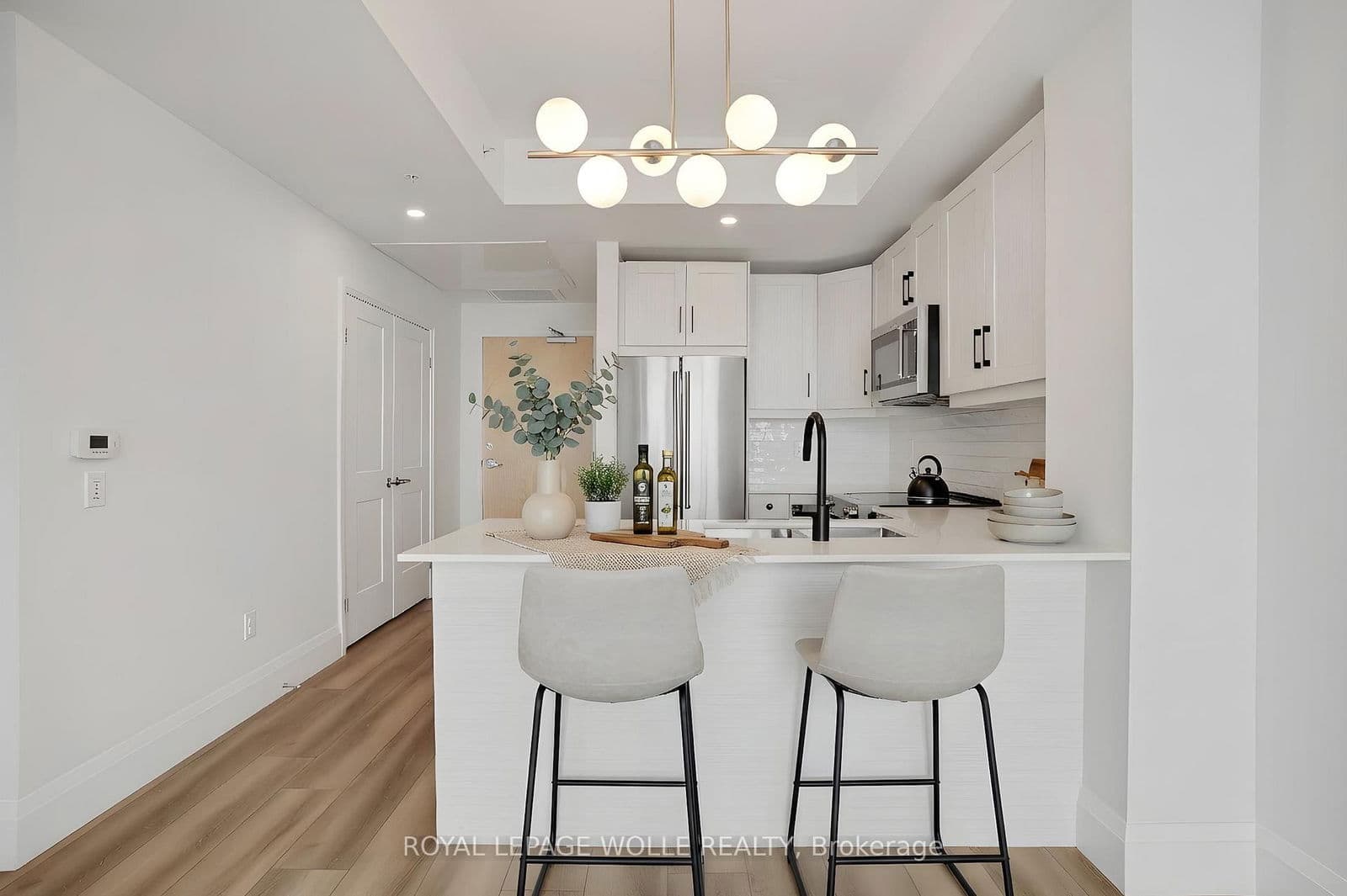 #1904 - 60 Charles Street W