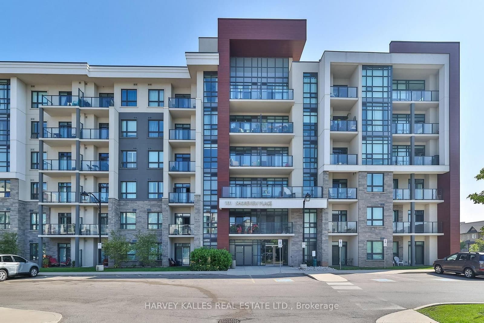 #122 - 101 Shoreview Place