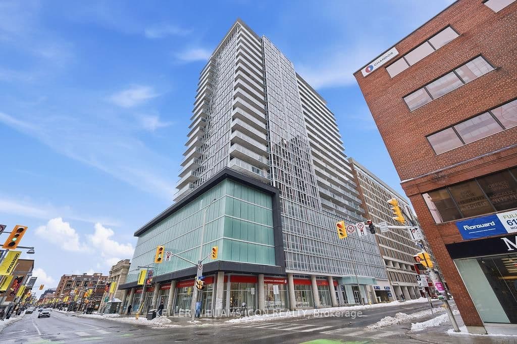 #1301 - 324 Laurier Avenue W