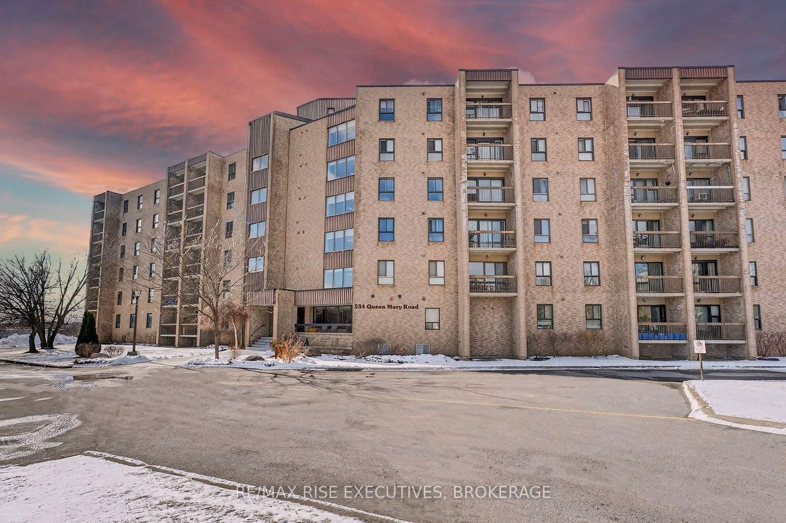 #409 - 334 Queen Mary Road