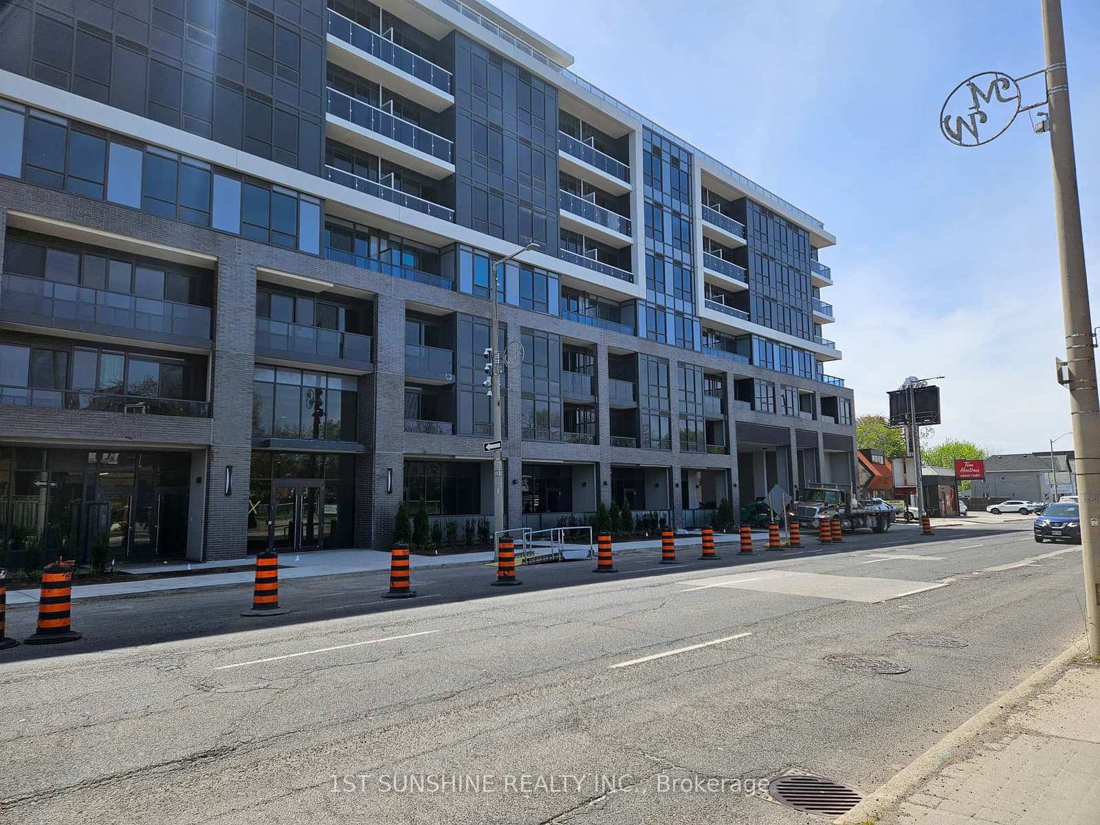 415 Main Street W, Unit 701