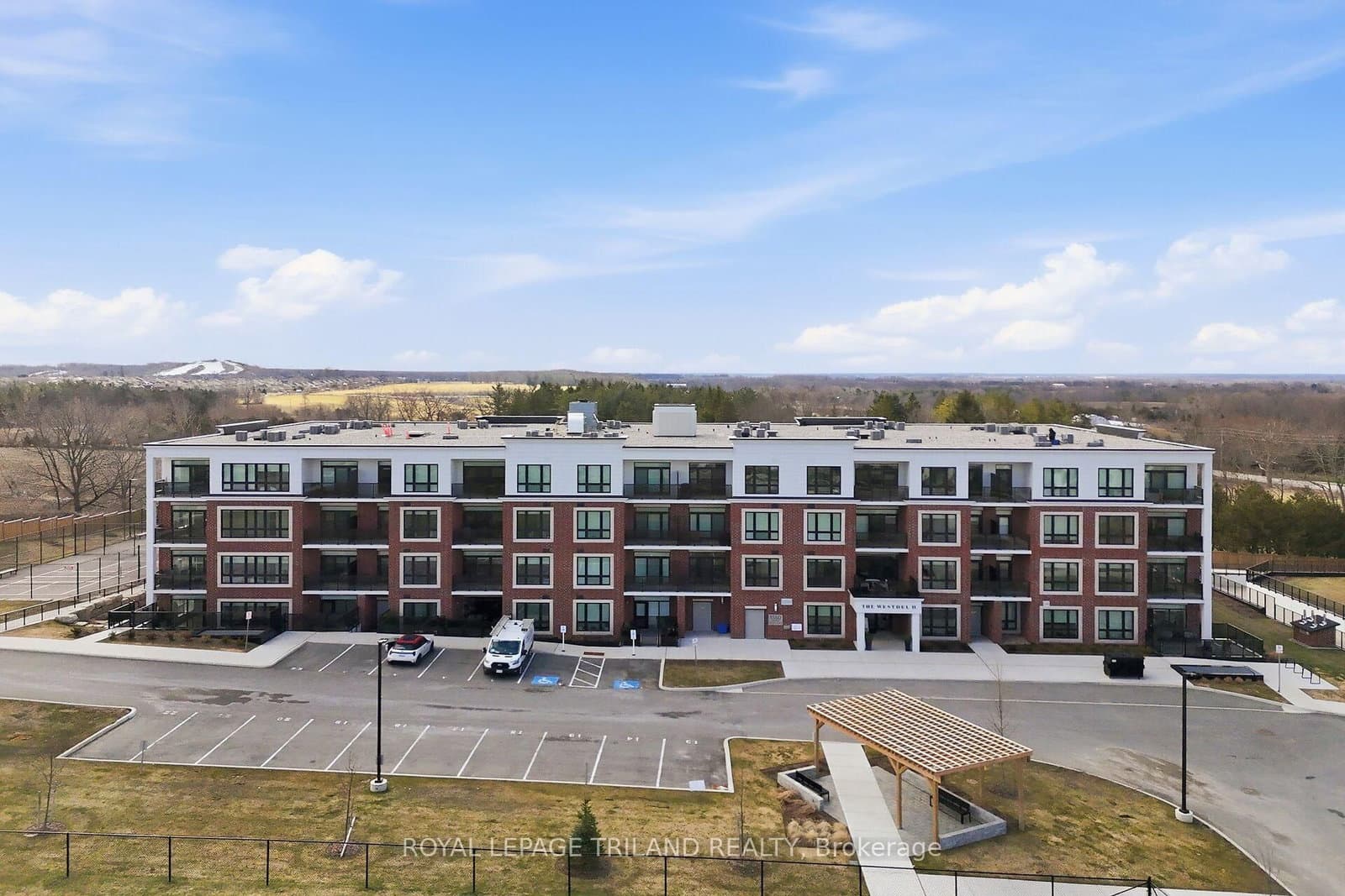 #310 - 1560 Upper West Avenue