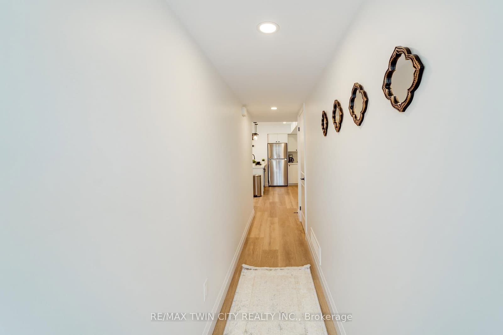 825 Stirling Avenue S, Unit 1