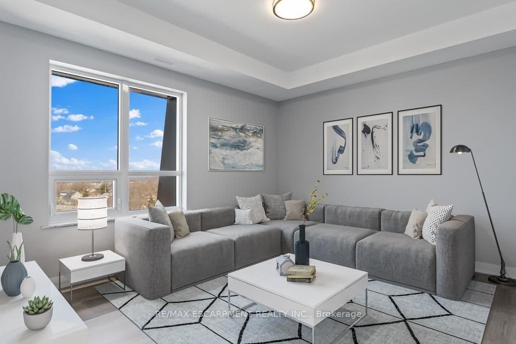 #402 - 5002 King Street