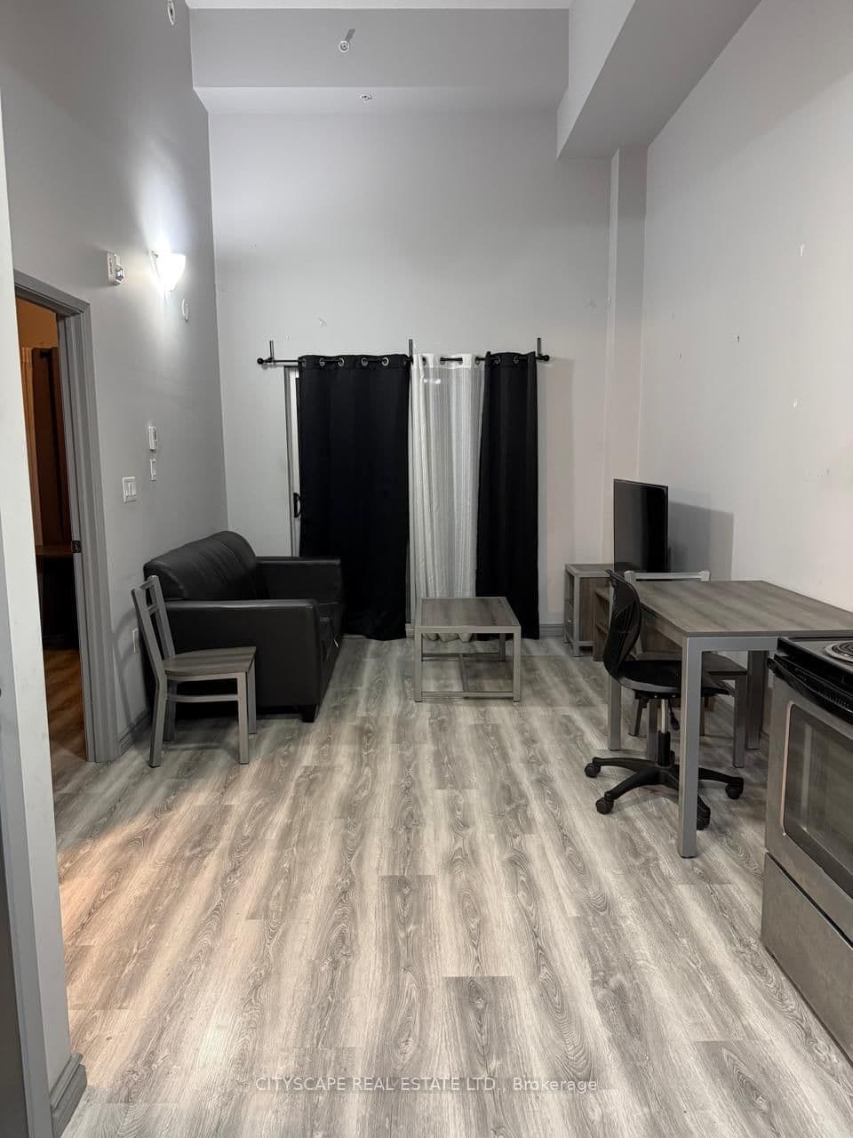 #G114 - 275 Larch Street