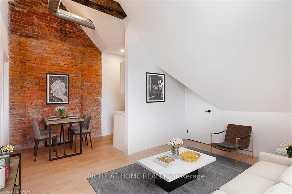 113 Catharine Street N, Unit 3