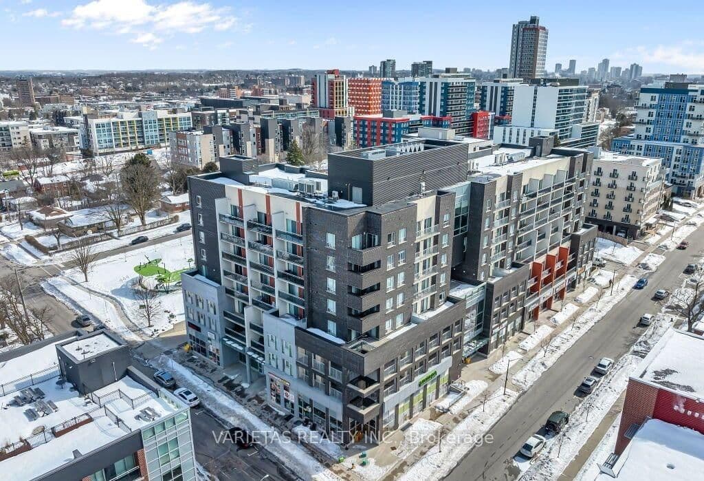 280 Lester Street, Unit 522