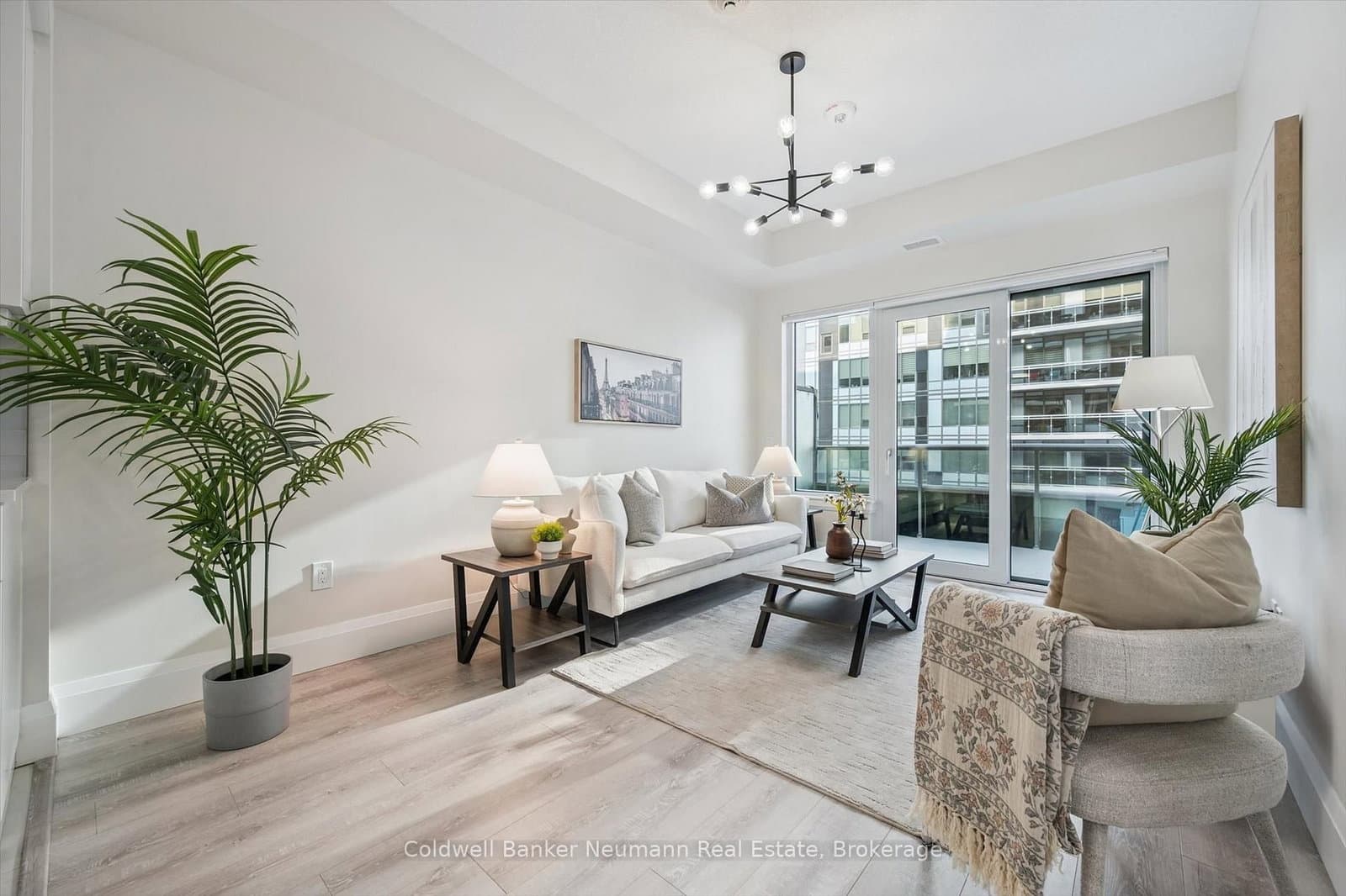 #514 - 73 Arthur Street S