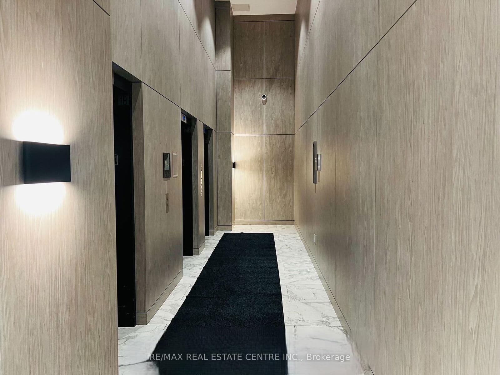 15 Wellington Street S, Unit 1902