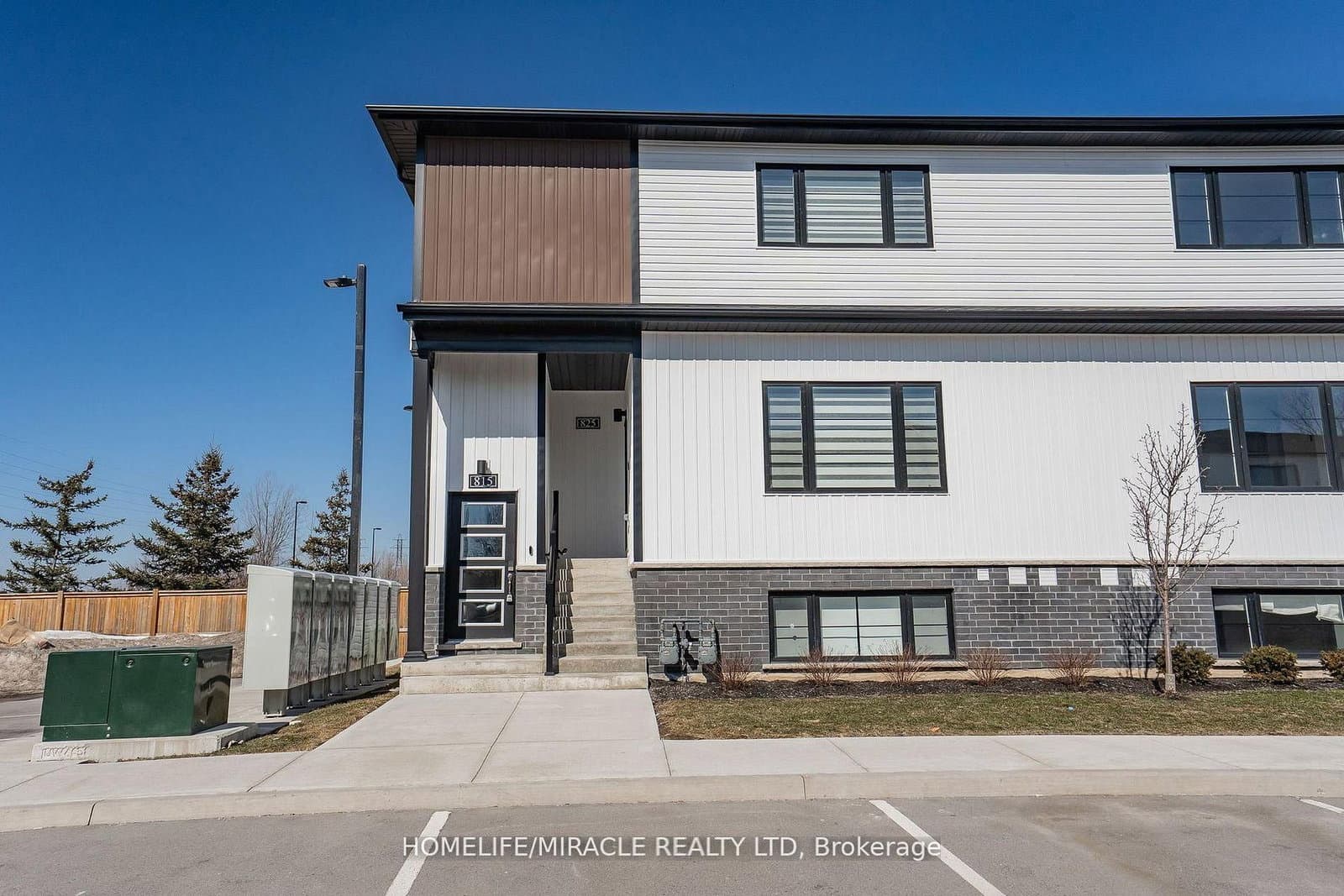 #825 - 4263 Fourth Avenue