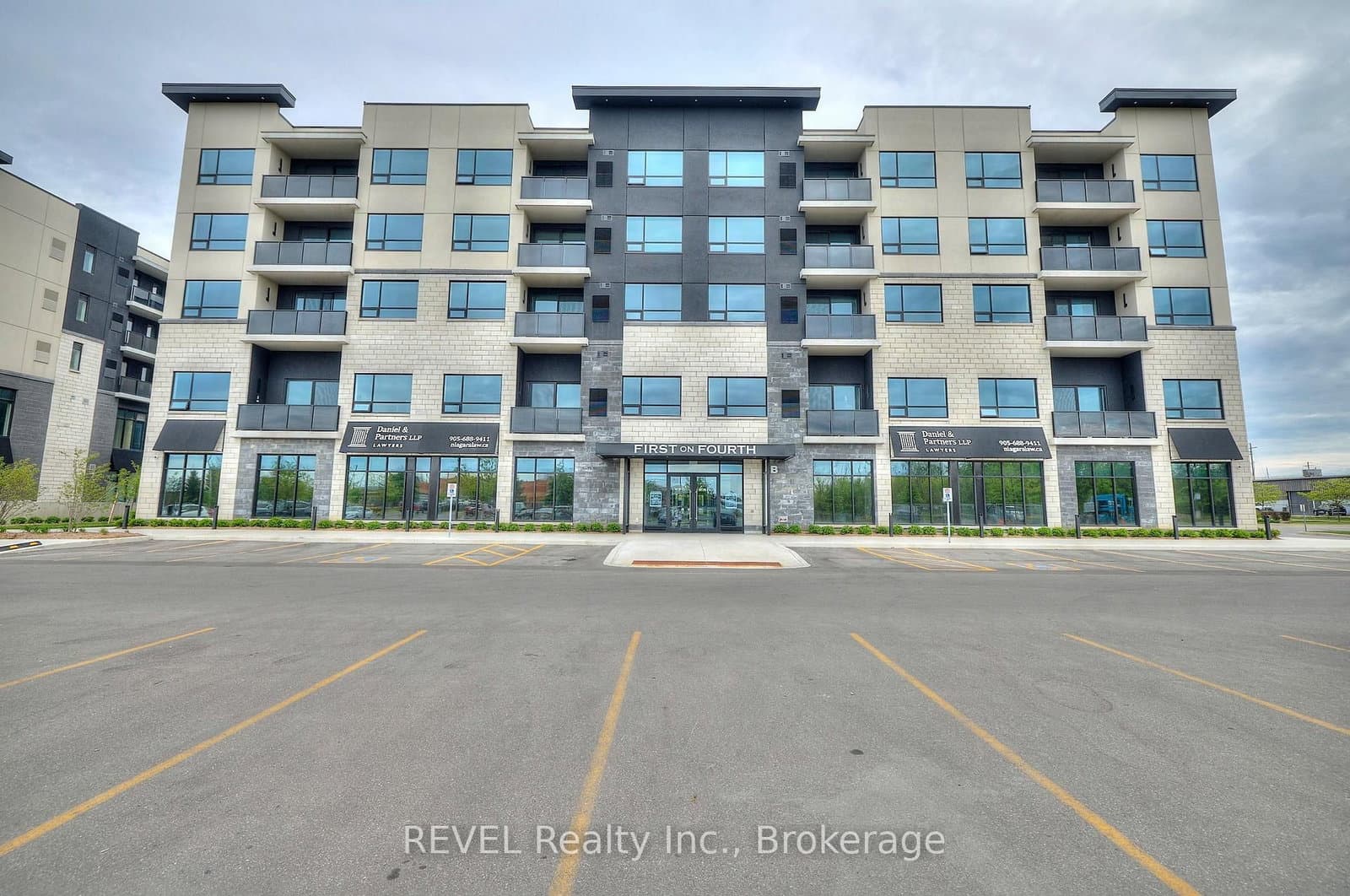300B FOURTH Avenue, Unit 207