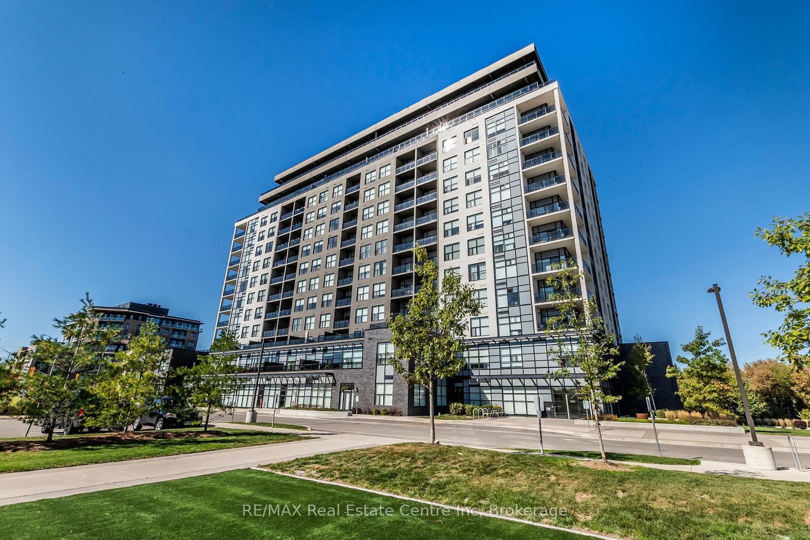 #1404 - 1878 Gordon Street