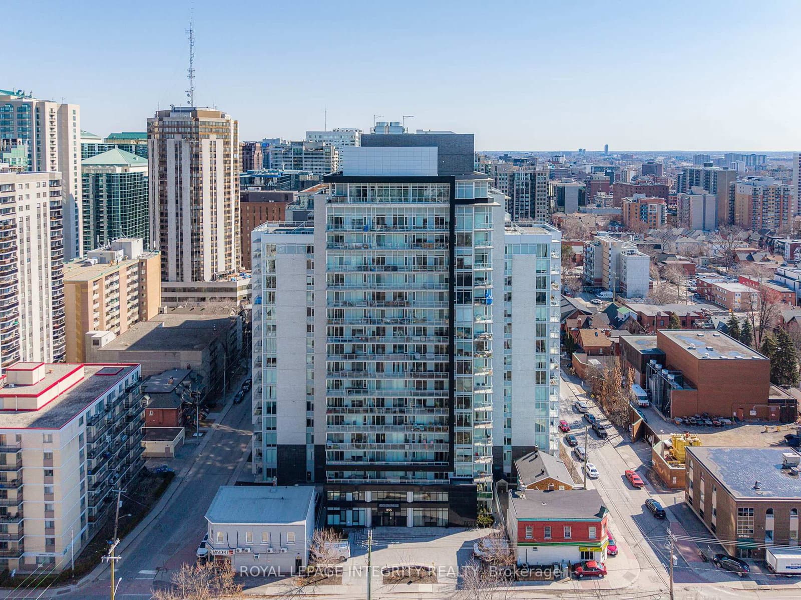 ##604 - 255 Bay Street