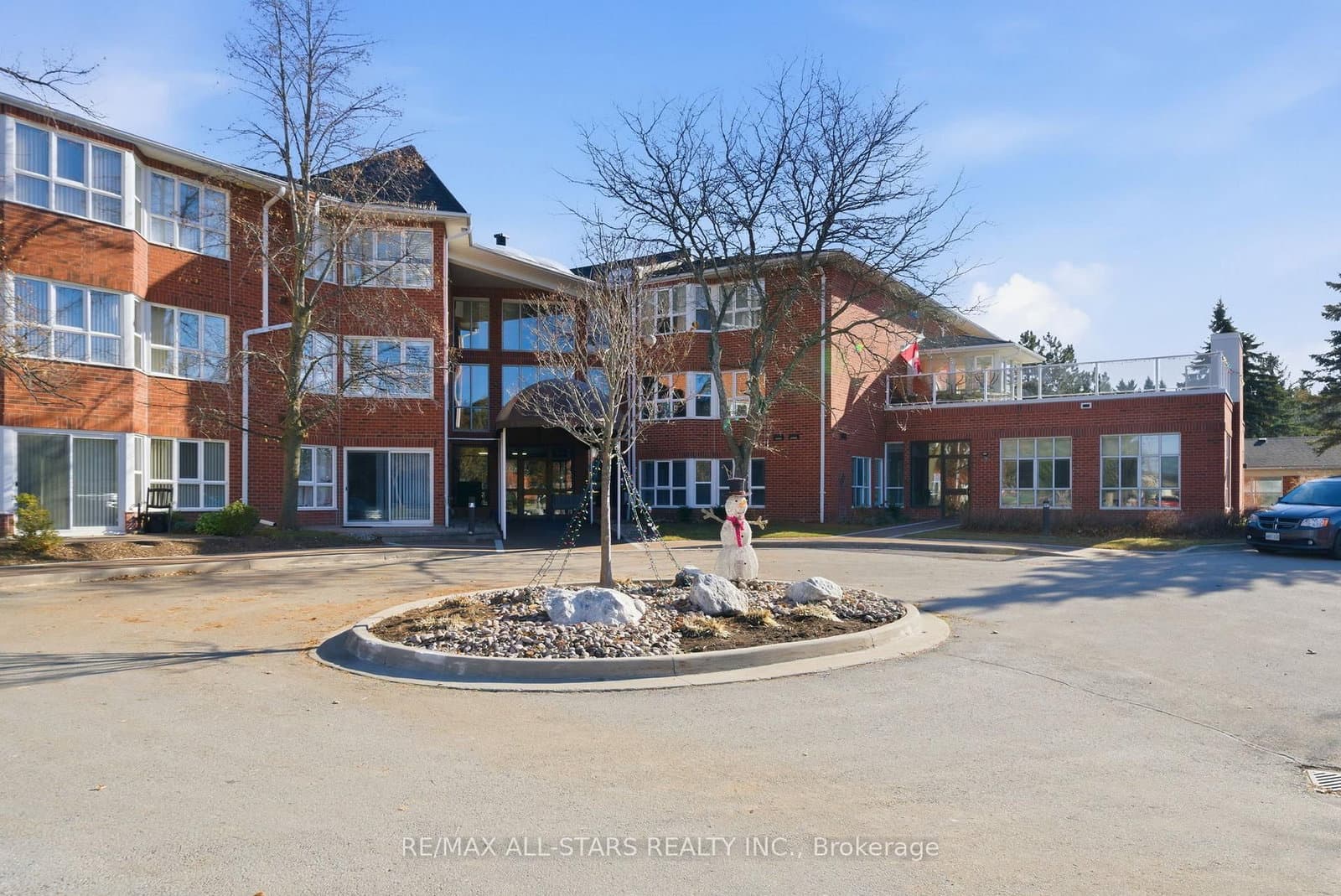 #312 - 4 Heritage Way