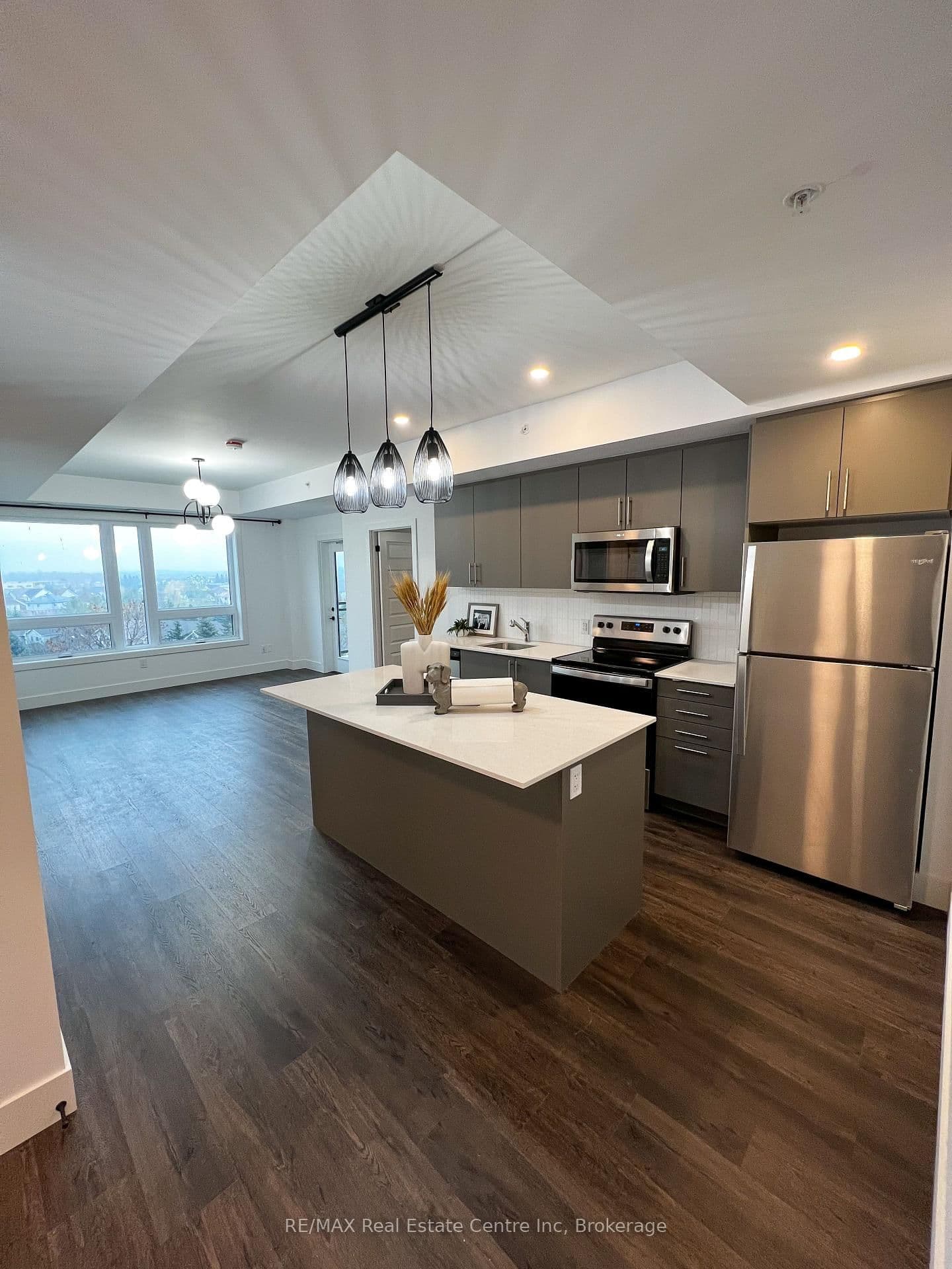 26 Lowes Road W, Unit 602