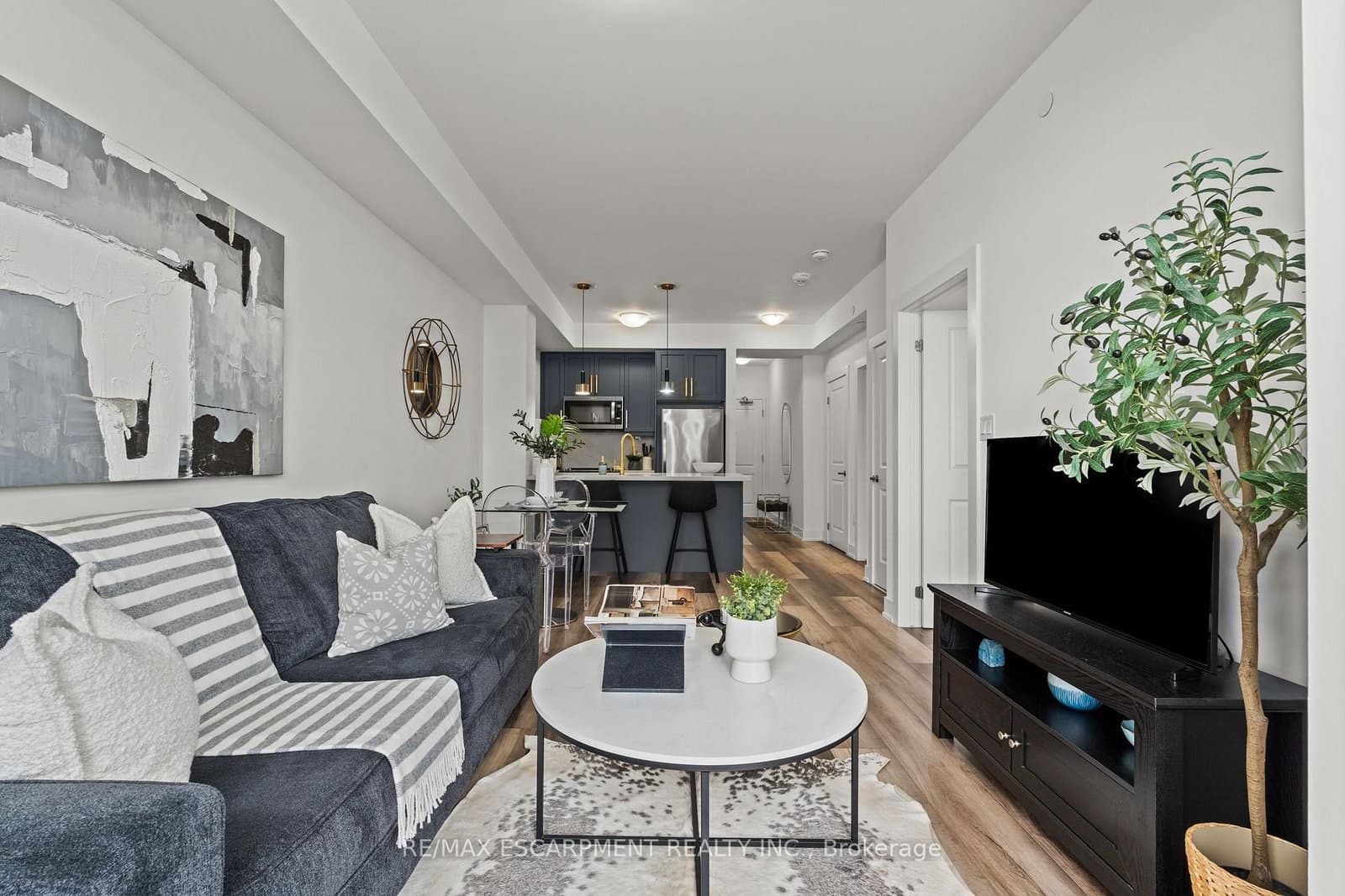 450 Dundas Street E, Unit 706