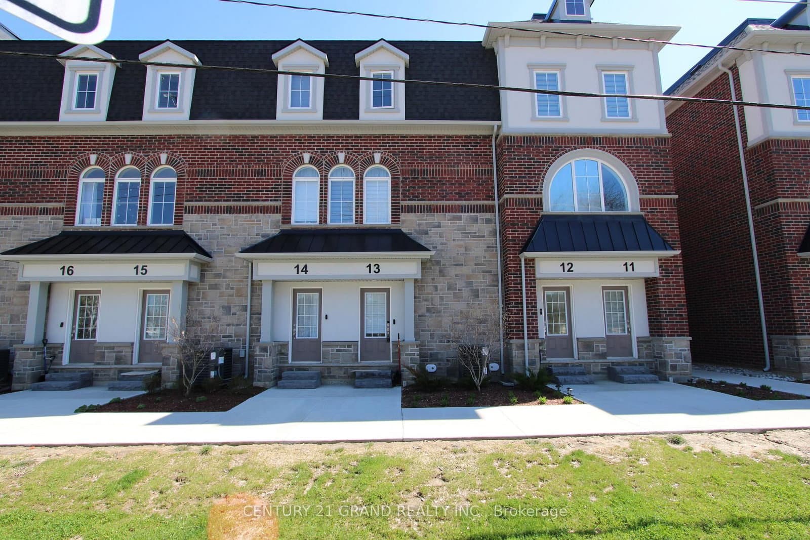 #13 - 677 Park Road N