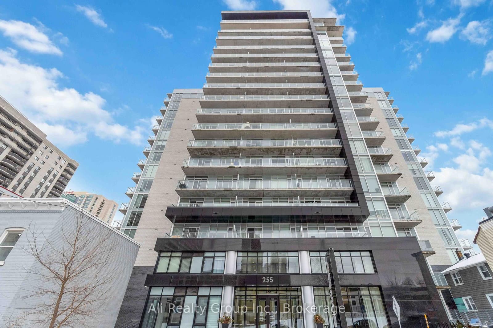 #410 - 255 Bay Street