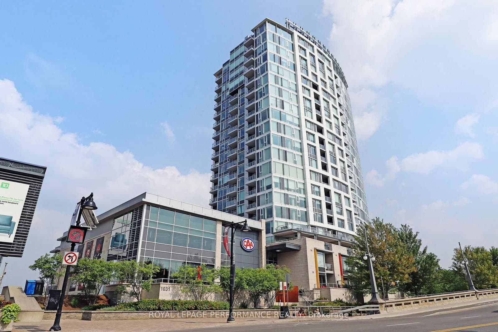 1035 Bank Street, Unit 907