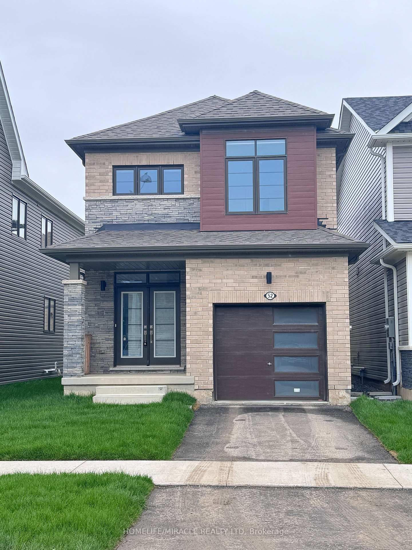 52 Cresthaven Heights