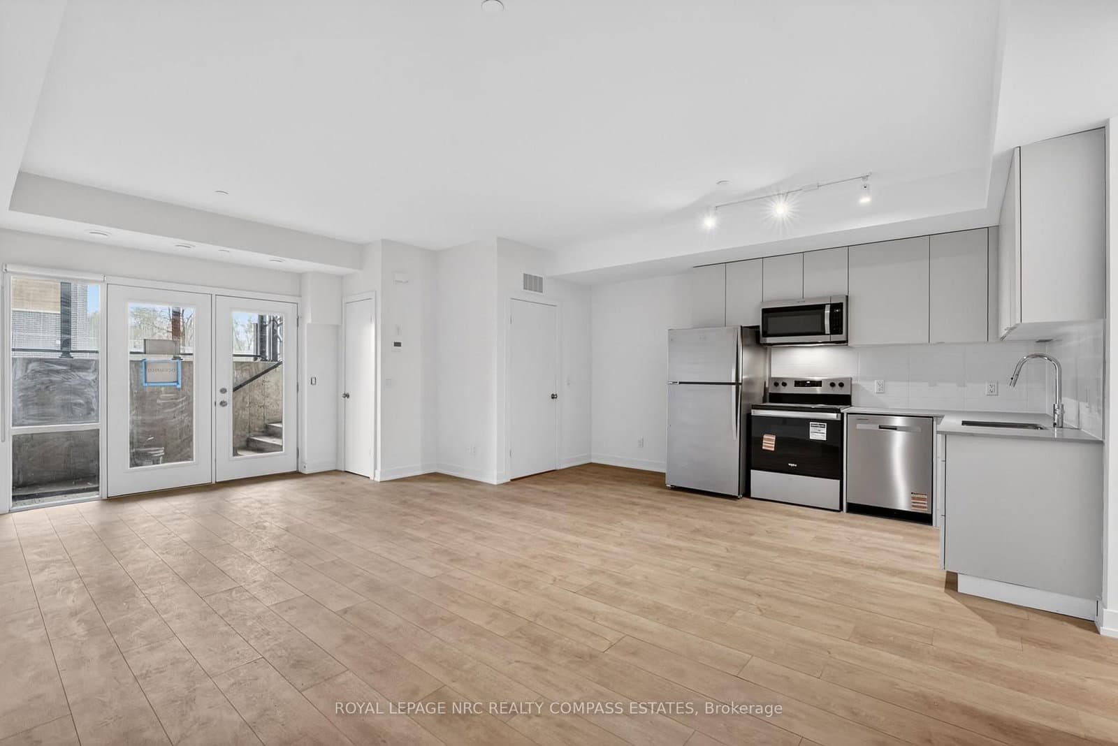 16 Melbourne Avenue, Unit 108B