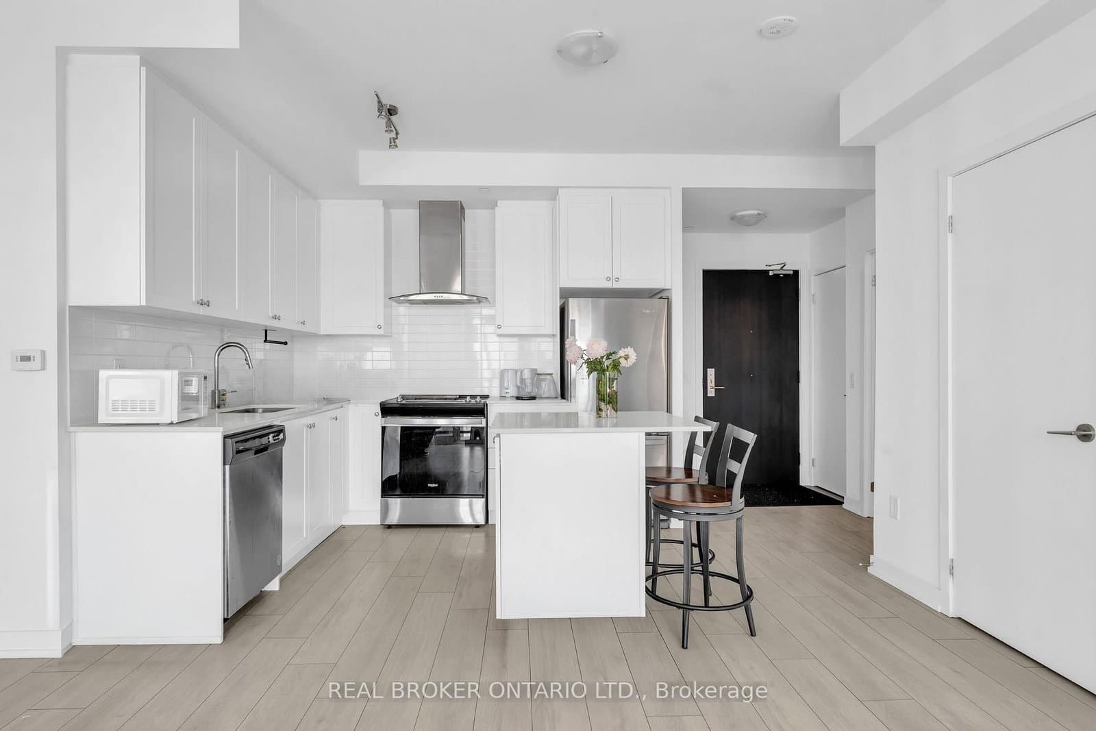 #1210 - 55 Duke Street W