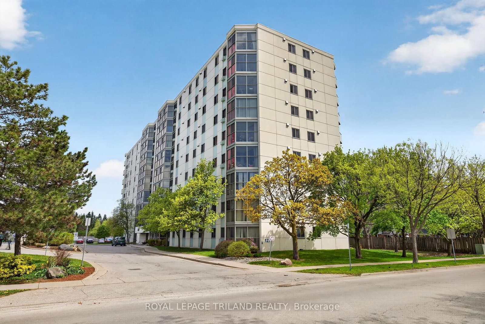 #810 - 127 Belmont Drive