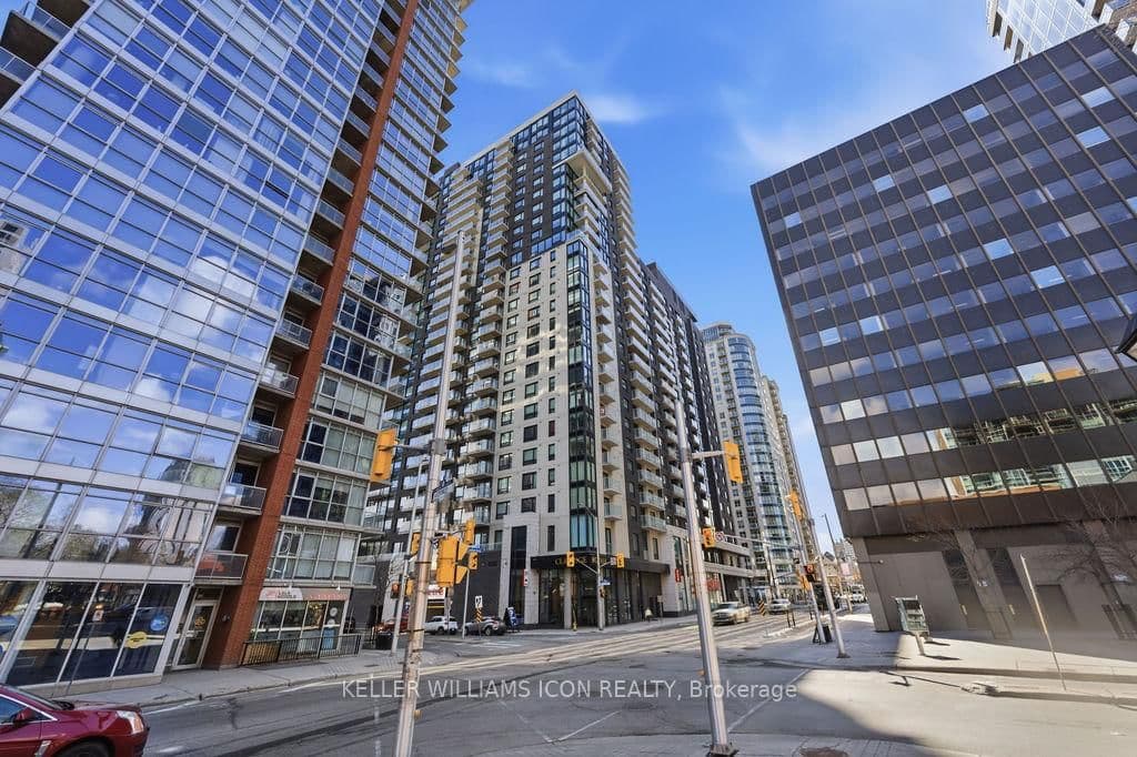 #1002 - 180 George Street