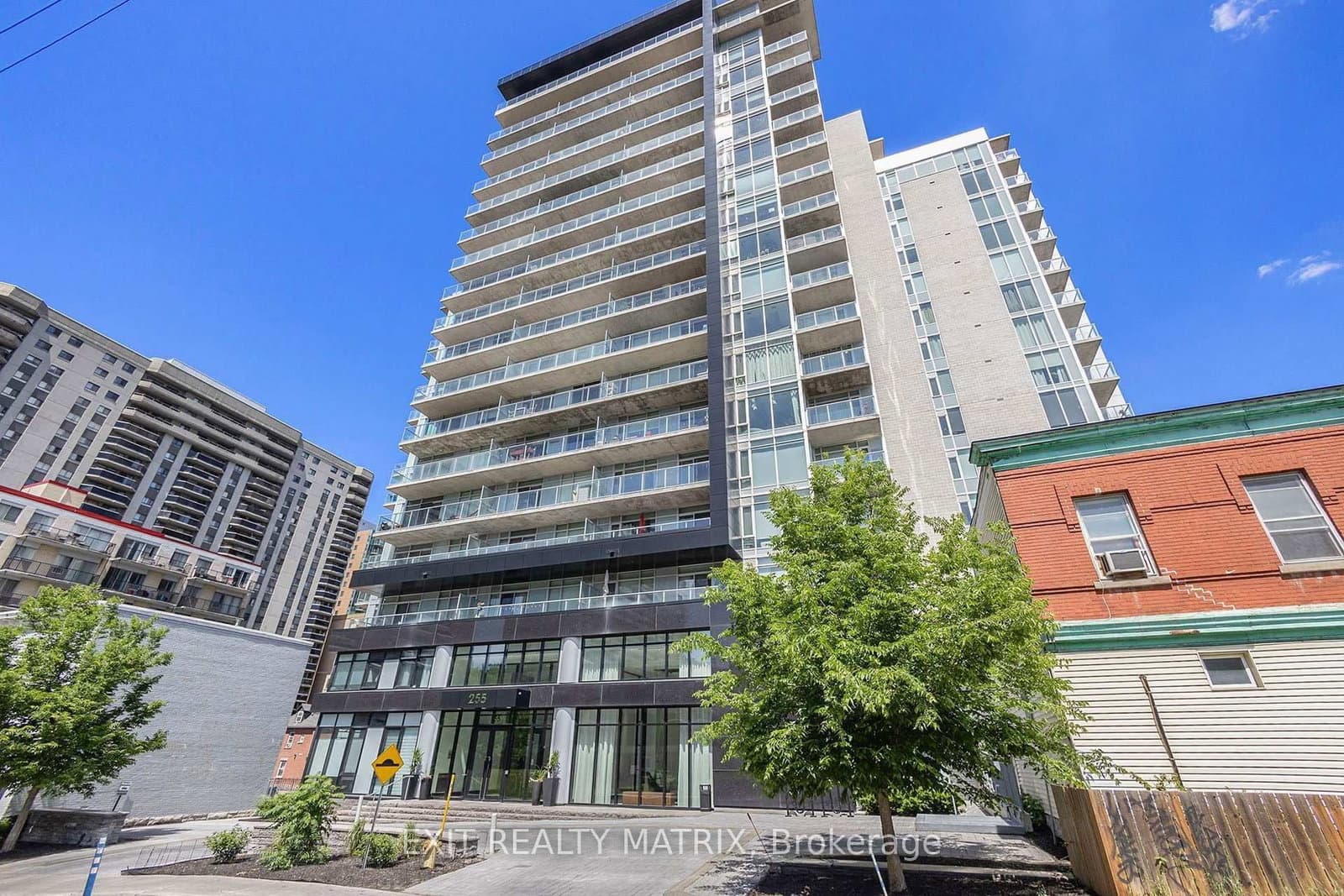 #405 - 255 Bay Street