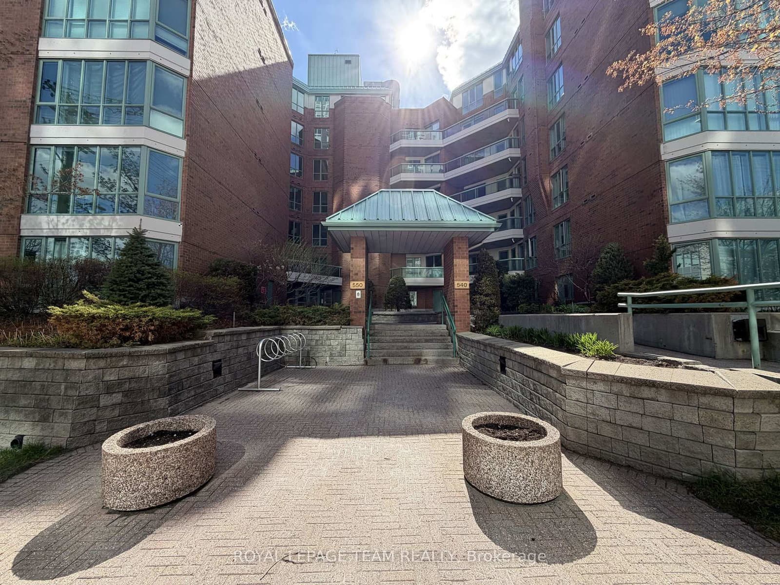 #102 - 550 S Cambridge Street S