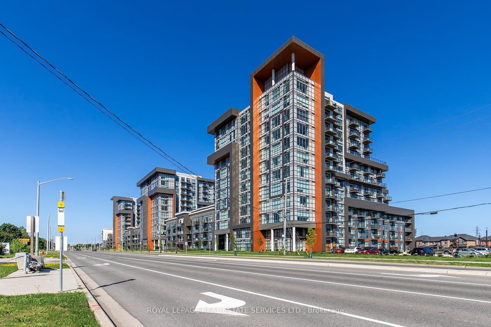 #221 - 460 Dundas Street E