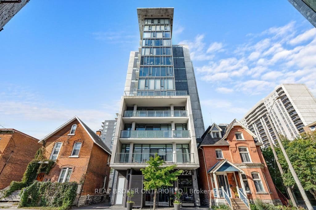 #712 - 224 Lyon Street N