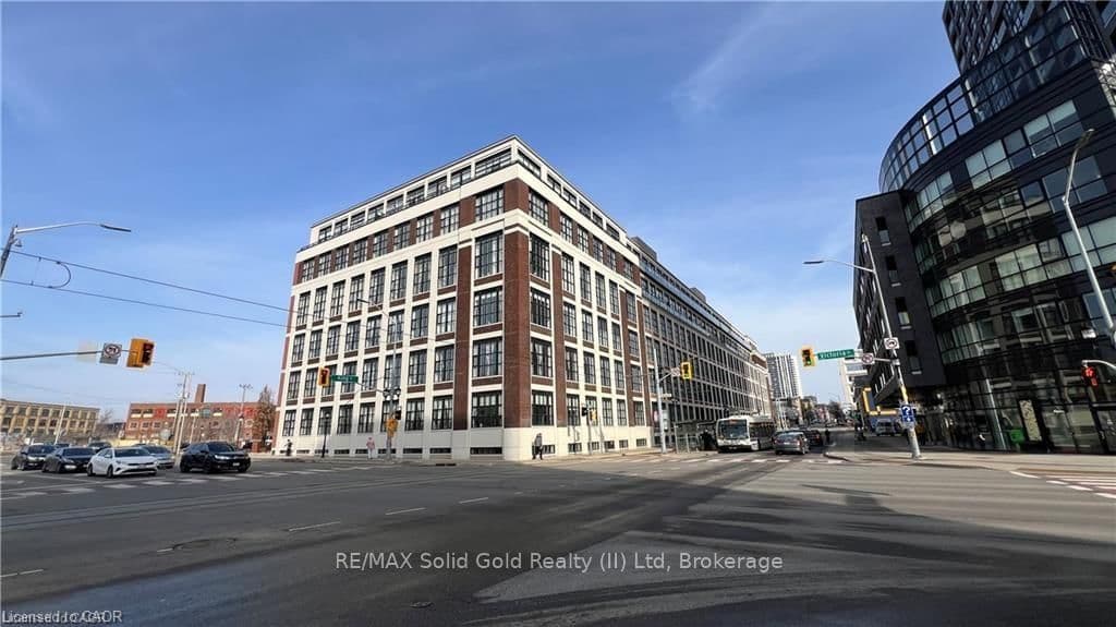 #226 - 410 King Street W