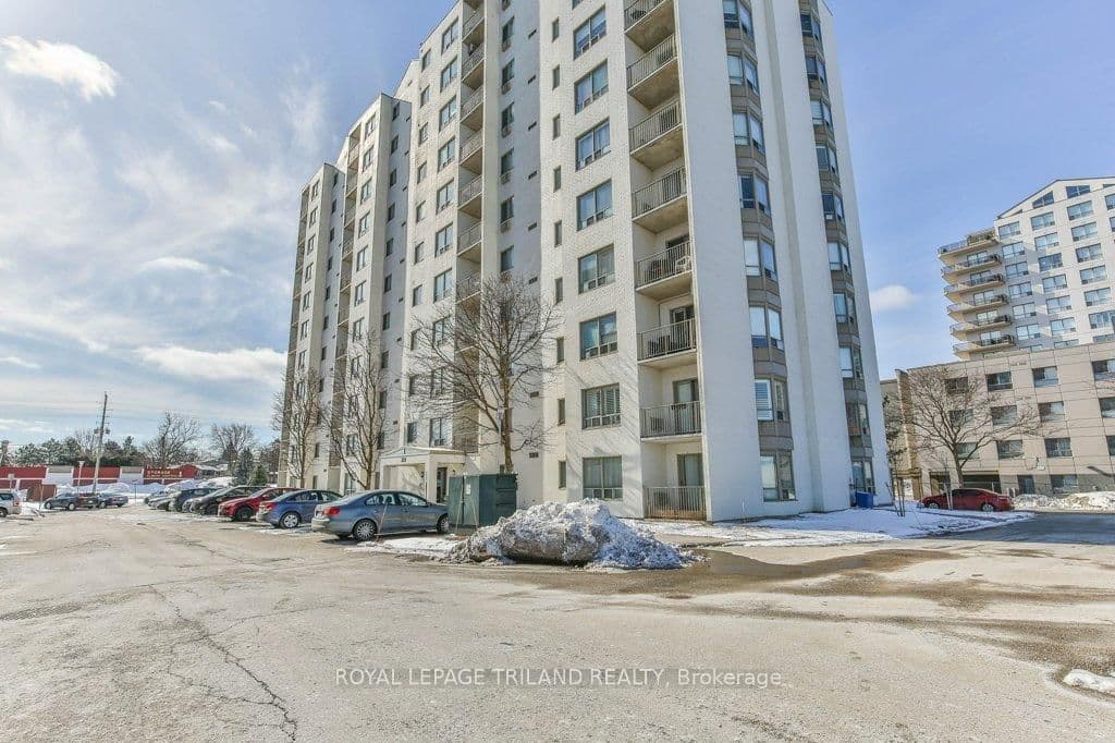 #405 - 333 Commissioners Road W