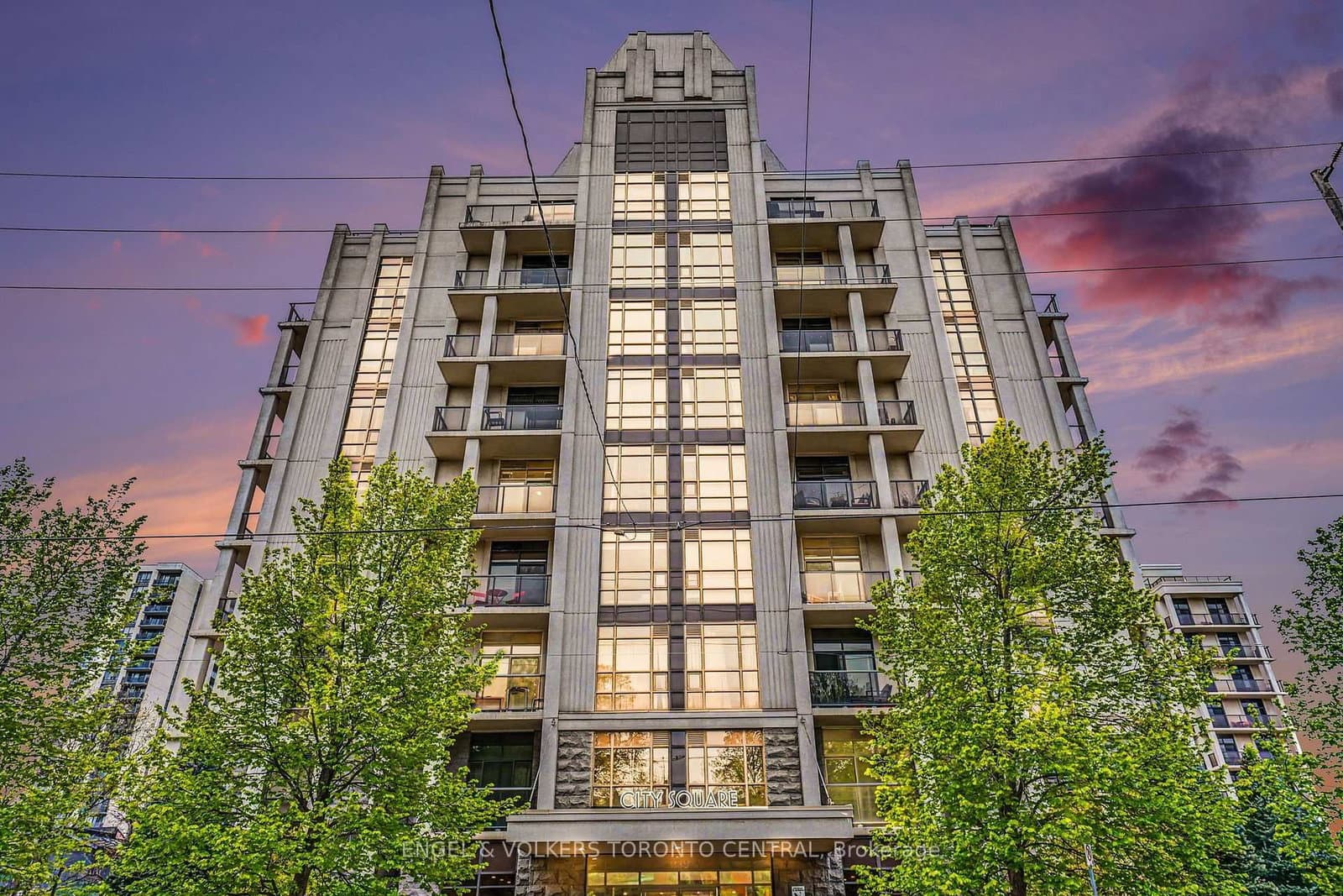 #706 - 90 Charlton Avenue W