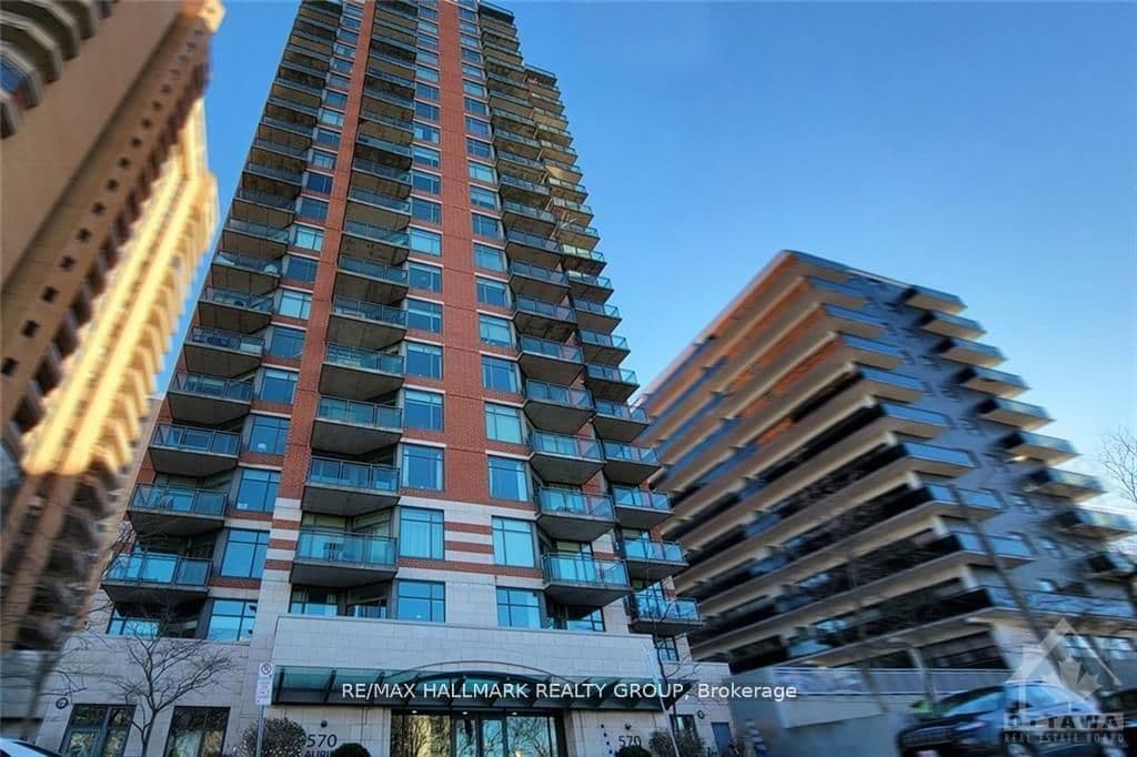 #906 - 570 Laurier Avenue W