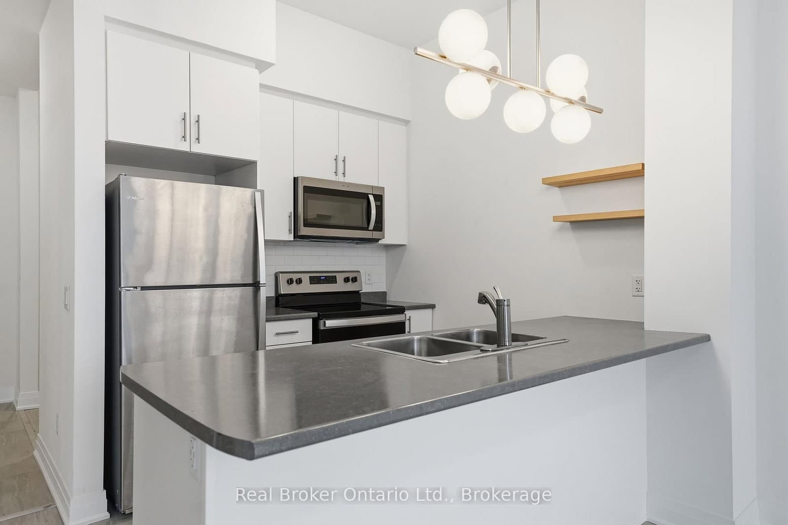 #642 - 16 Concord Place