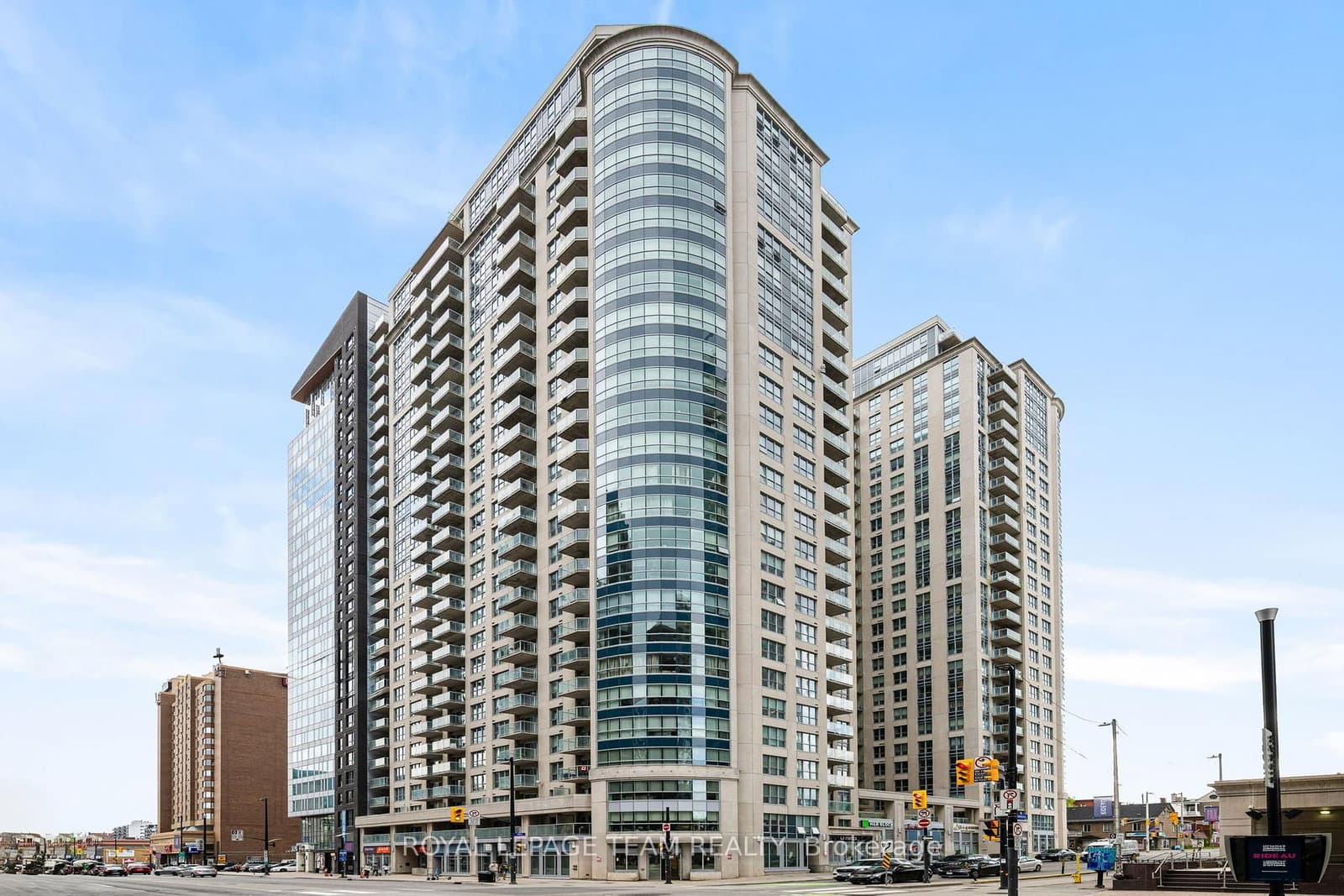#2406 - 242 Rideau Street